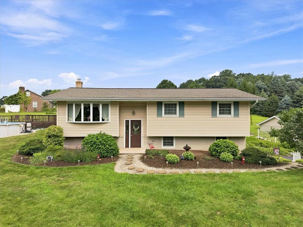 4106 Sycamore Dr, Lehigh Twp, PA 18067