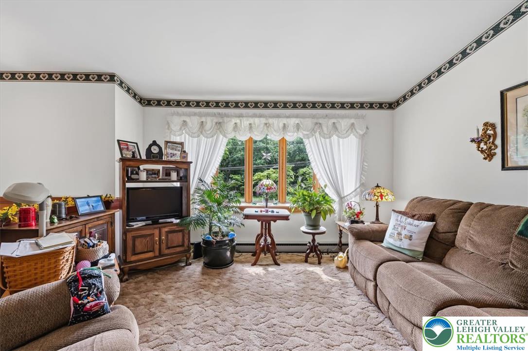4106 Sycamore Dr, Lehigh Twp, PA 18067 photo