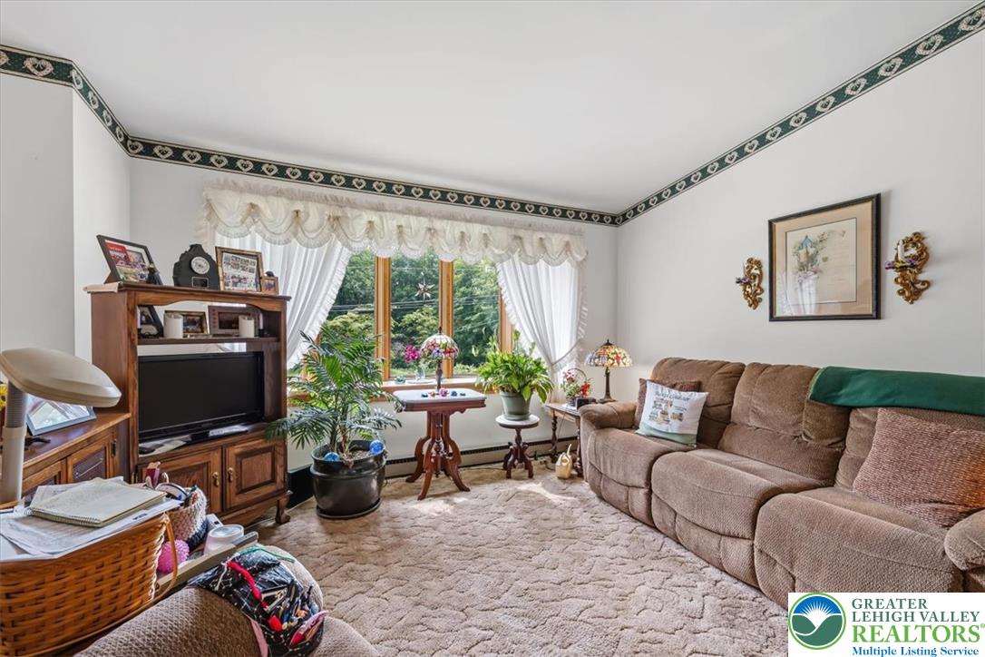 4106 Sycamore Dr, Lehigh Twp, PA 18067 photo