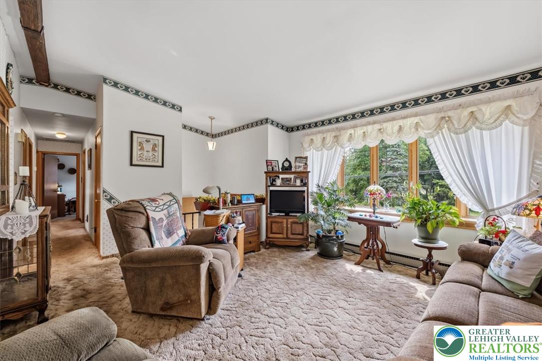 4106 Sycamore Dr, Lehigh Twp, PA 18067 photo