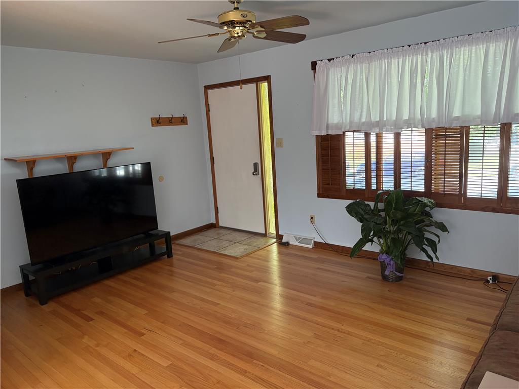 1335 Jefferson St, Hellertown Borough, PA 18055 photo