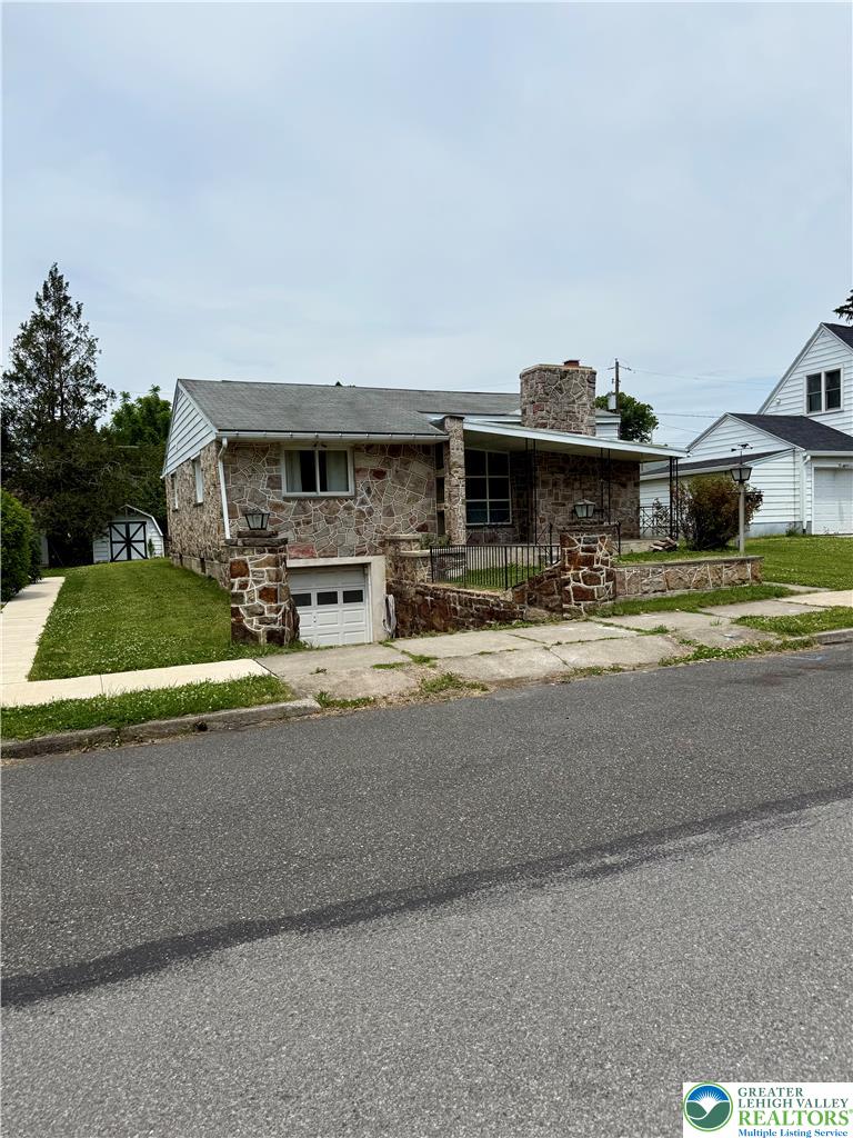 880 New York Ave, Hellertown Borough, PA 18055