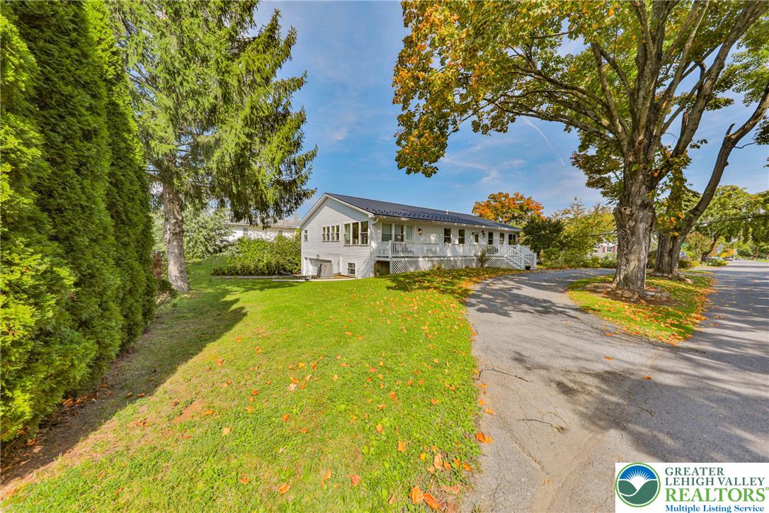 1702 17th St, South Whitehall Twp, PA 18104