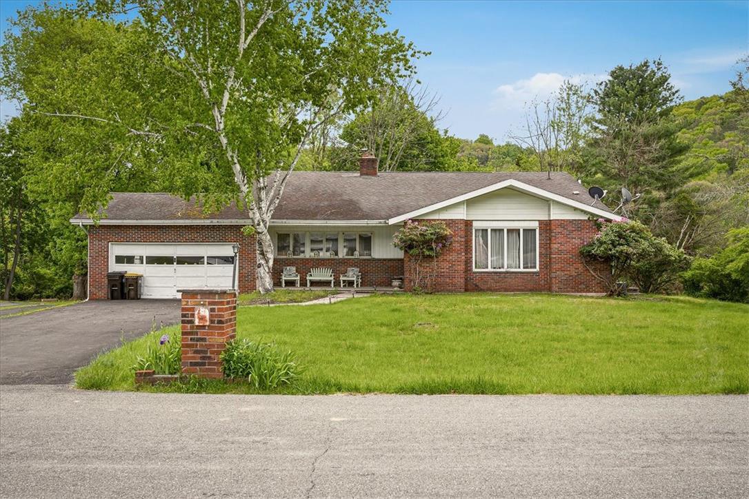 310 Albert Rd, Stroud Twp, PA 18360