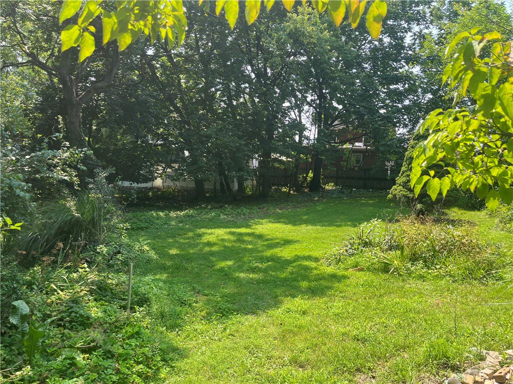2300 Sycamore St, Wilson Borough, PA 18042 photo