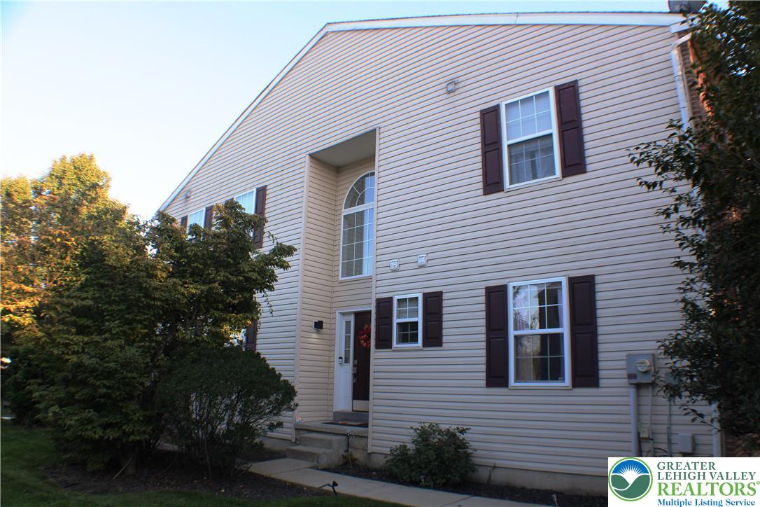 6869 Hunt Dr, Lower Macungie Twp, PA 18062