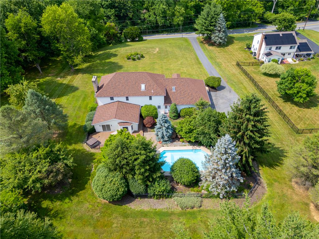 5642 Limeport Rd, Emmaus Borough, PA 18049 photo