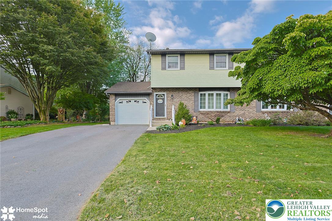 56 Jonathan Dr, Palmer Twp, PA 18045