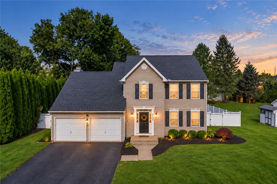 2549 Black Forest Dr, Coplay Borough, PA 18037