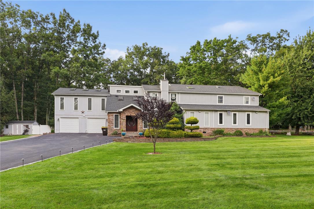1555 Longleaf Dr, Chestnuthill Twp, PA 18330