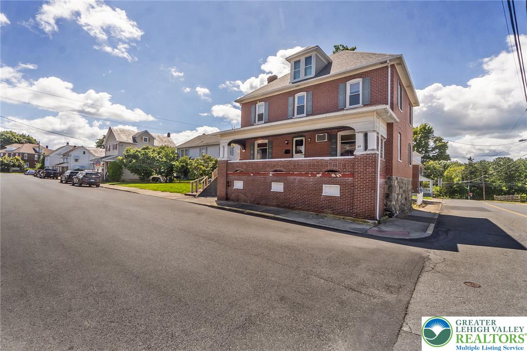 55 Dewey St, Roseto Borough, PA 18013 photo