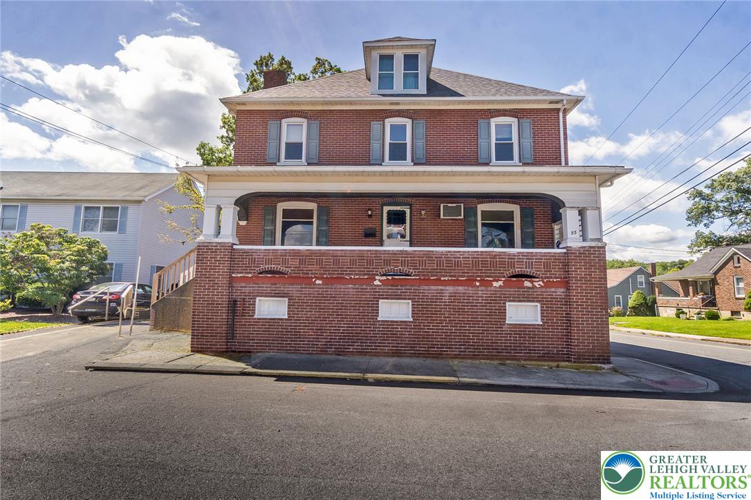 55 Dewey St, Roseto Borough, PA 18013