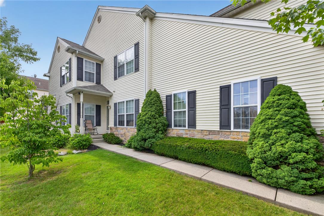 142 Willow Dr, Easton, PA 18045 photo