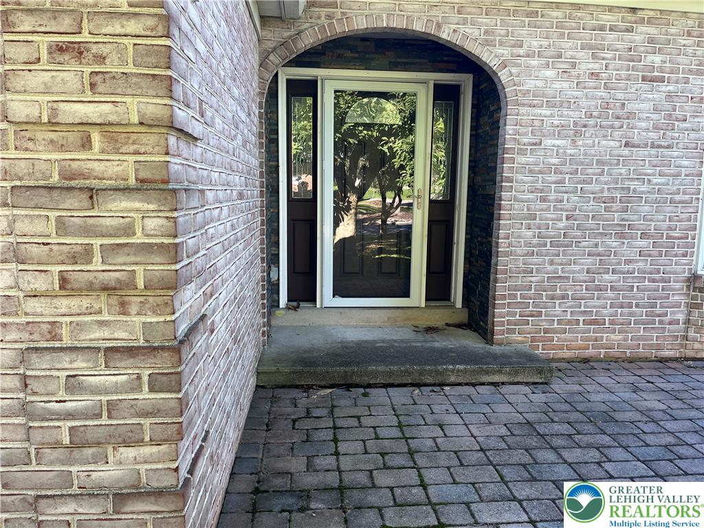 6221 Dove Dr, East Allen Twp, PA 18017 photo