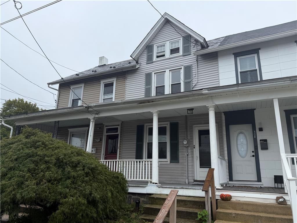 302 E Fairview St, Coopersburg Borough, PA 18036 photo