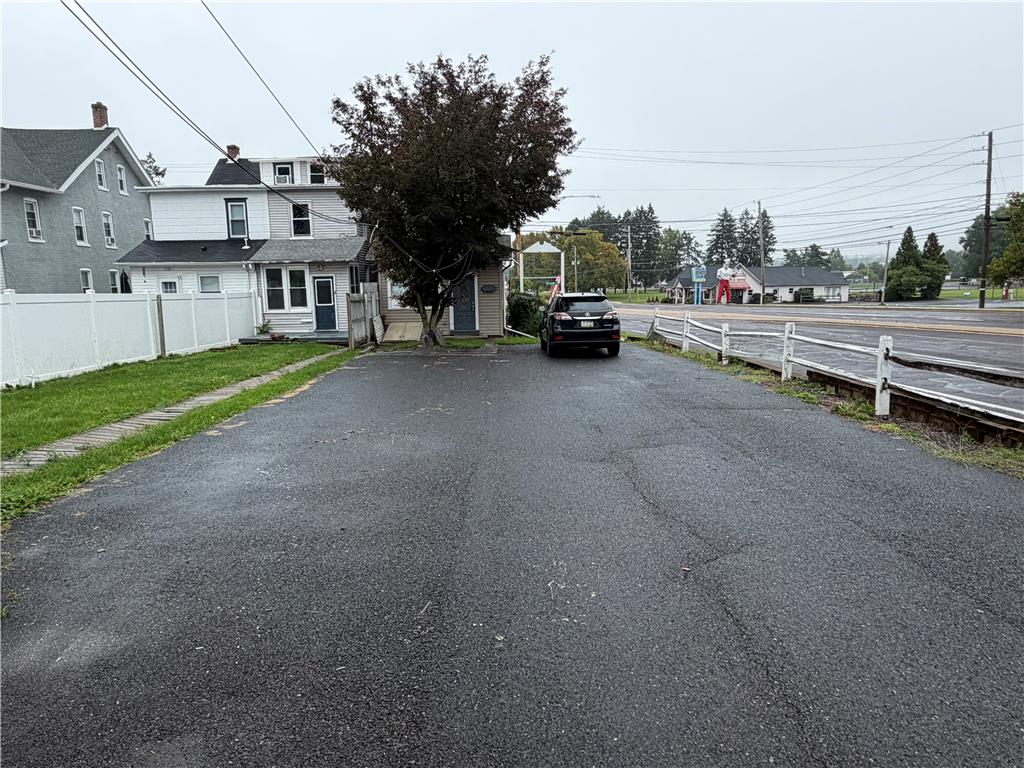 302 E Fairview St, Coopersburg Borough, PA 18036 photo
