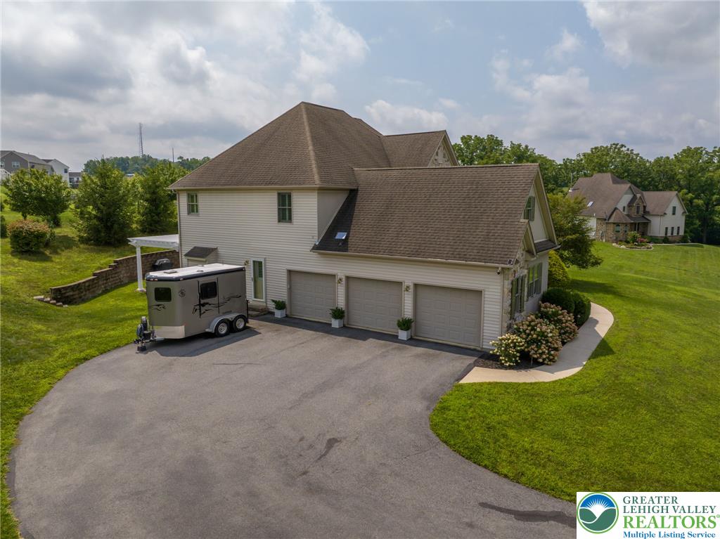 217 Gower Rd, Bushkill Twp, PA 18064 photo