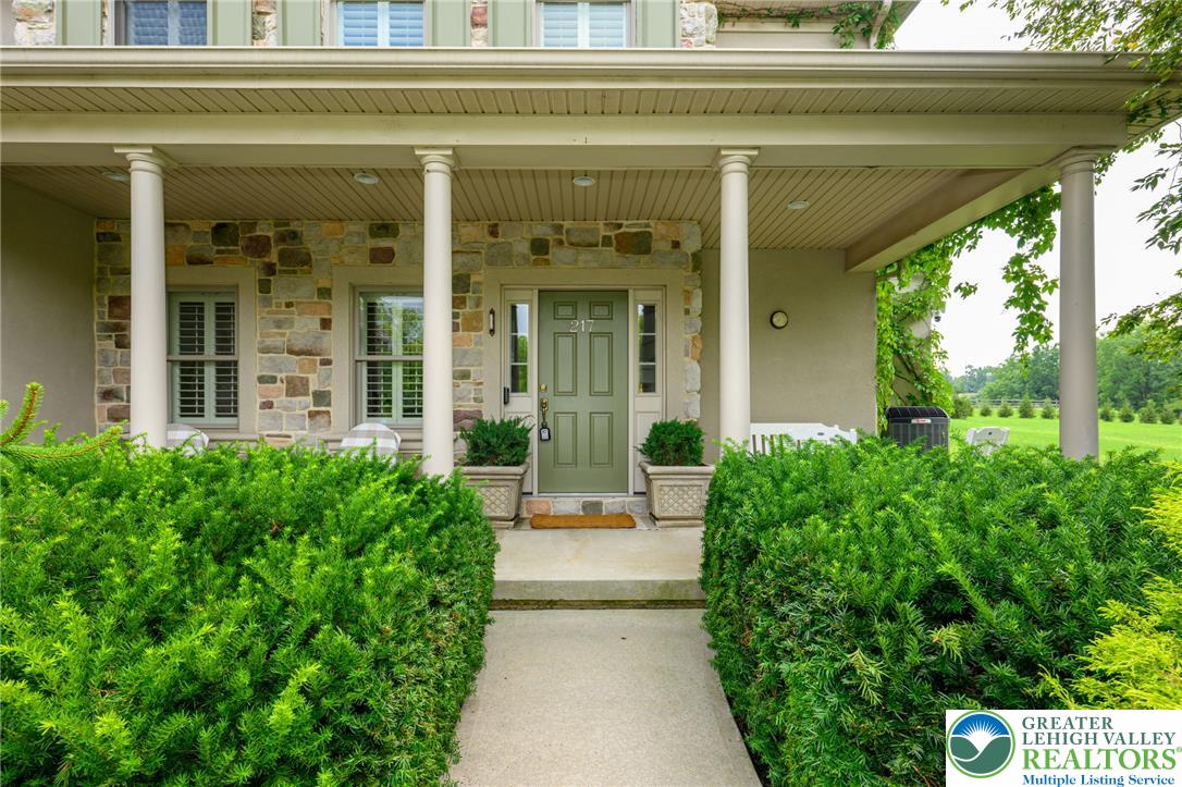 217 Gower Rd, Bushkill Twp, PA 18064 photo