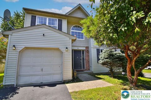 Single Family Residence in Easton PA 302 Vista Drive.jpg