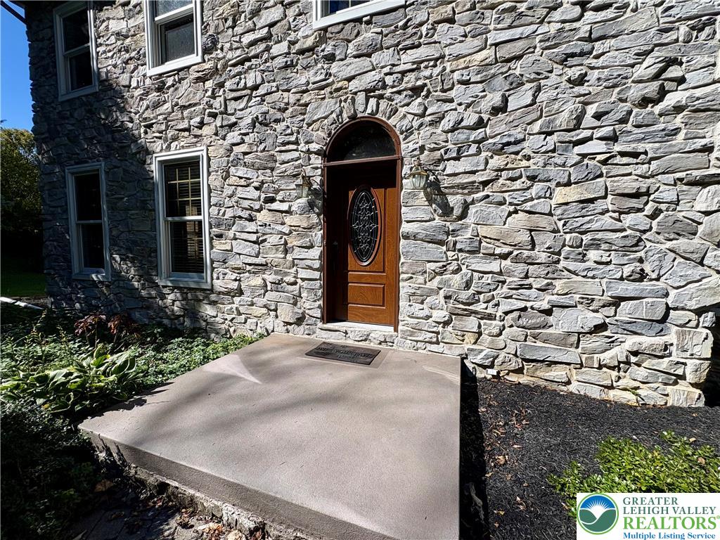 5008 Chestnut Hill Rd, Upper Saucon Twp, PA 18034 photo