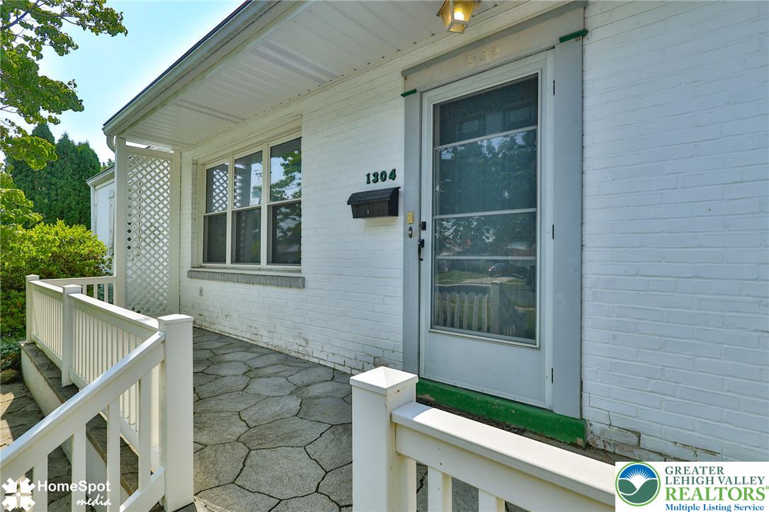 1304 W Wyoming St, Allentown City, PA 18103 photo