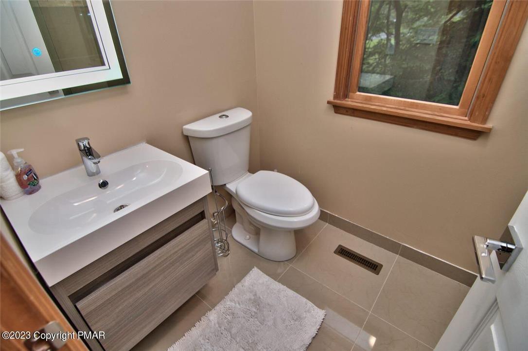 782 Lower Deer Valley Rd, Jackson Twp, PA 18372 photo