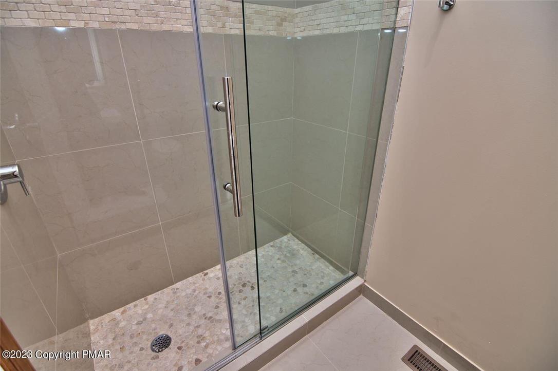 782 Lower Deer Valley Rd, Jackson Twp, PA 18372 photo