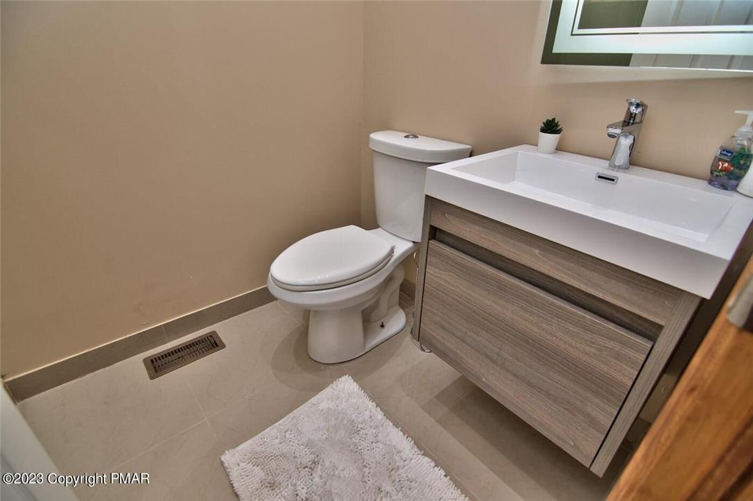 782 Lower Deer Valley Rd, Jackson Twp, PA 18372 photo