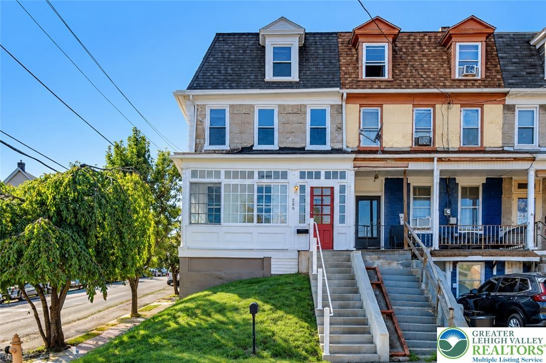 200 7th St, Easton, PA 18042