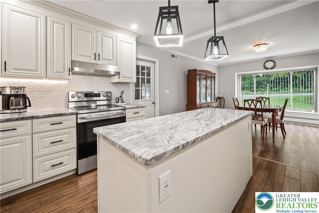 52 S Cedar Crest Blvd, South Whitehall Twp, PA 18104 photo