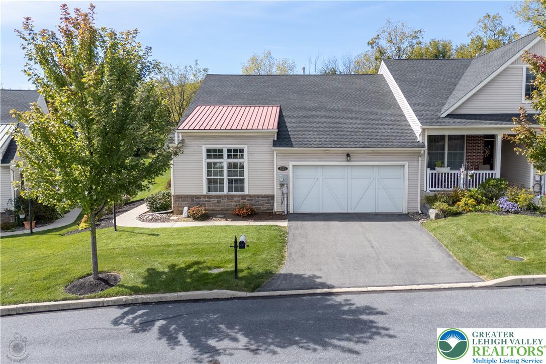 5535 Bayberry Ln, Whitehall Twp, PA 18052 photo