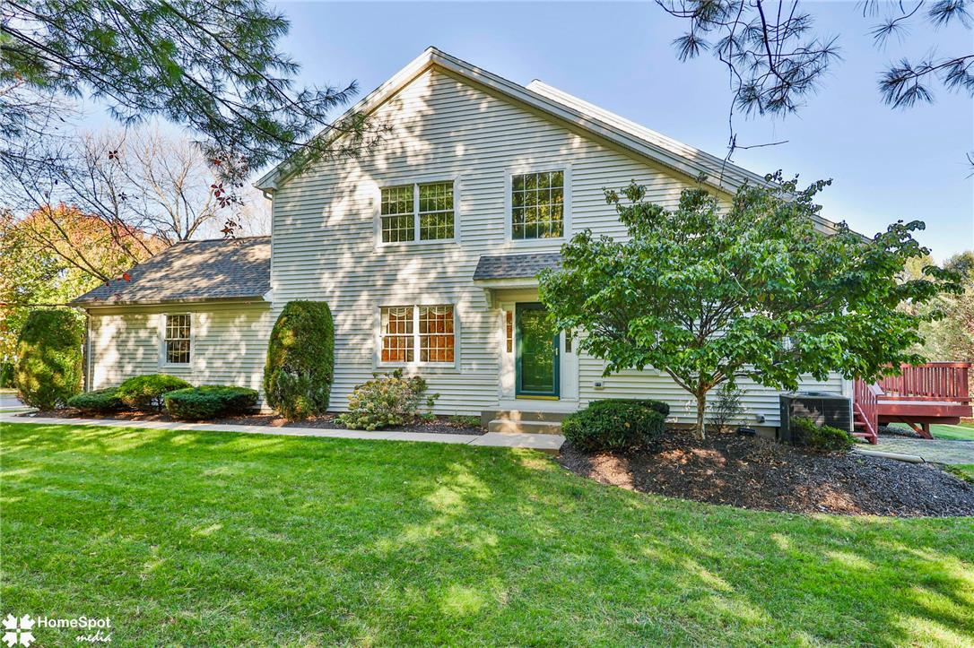 2841 Hope Ridge Dr, Easton, PA 18045