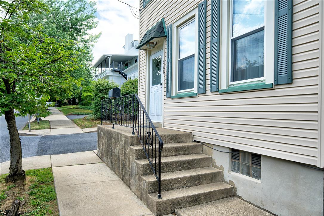 321 E Market St, Bethlehem City, PA 18018 photo