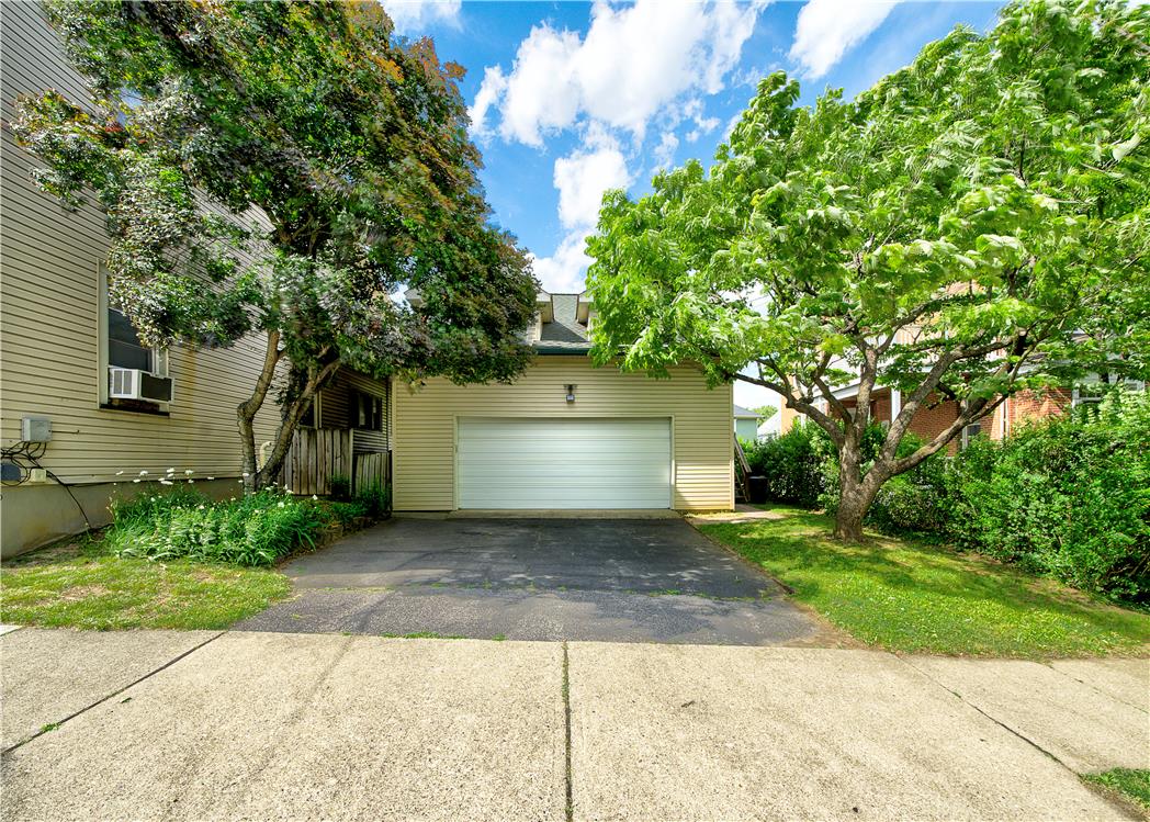 321 E Market St, Bethlehem City, PA 18018 photo