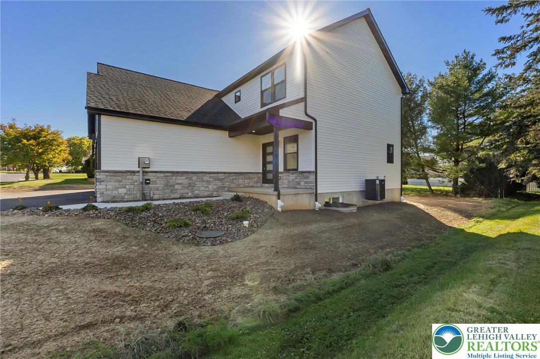 1250 7th St, North Catasauqua Bor, PA 18032 photo