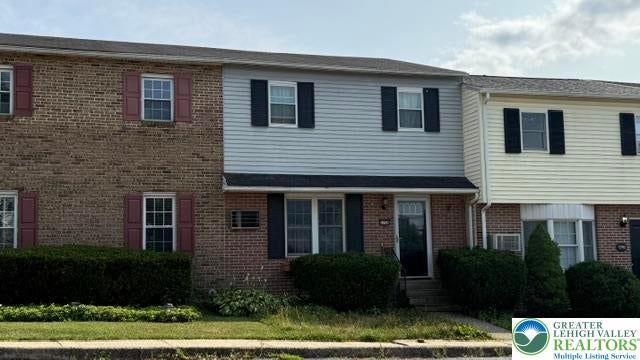 5758 Greens Dr, Lower Macungie Twp, PA 18106