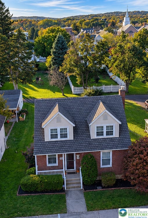 624 Delaware Ave, Hellertown Borough, PA 18055 photo