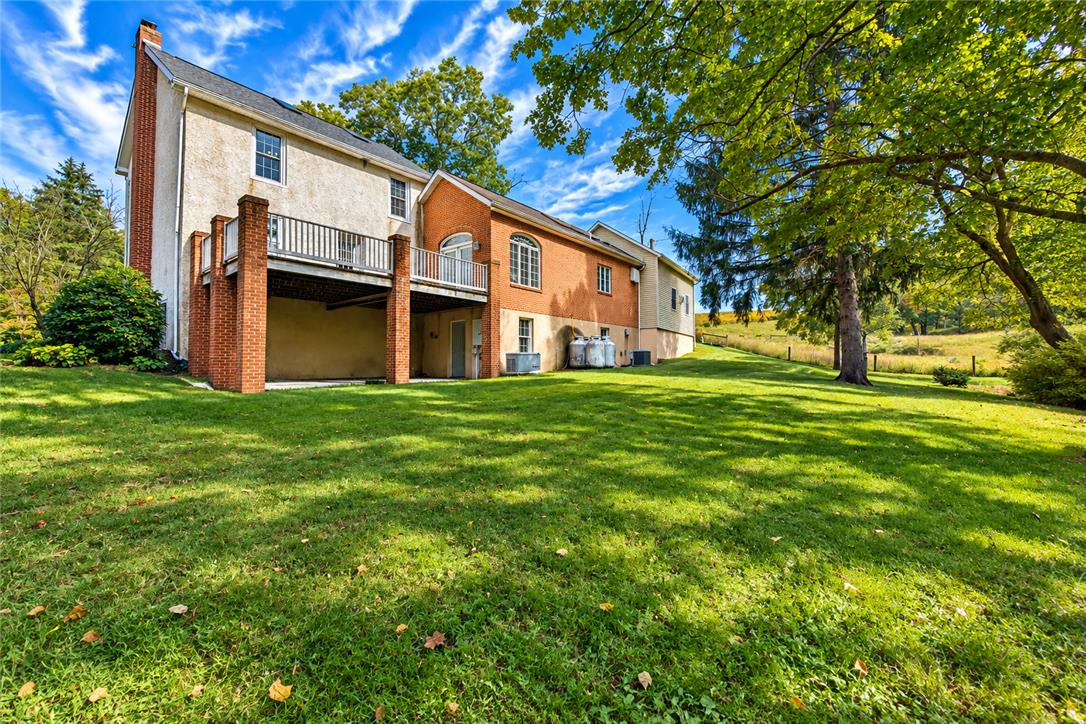 8048 Valley Rd, Weisenberg Twp, PA 18051 photo