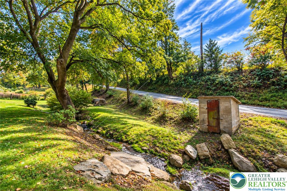 8048 Valley Rd, Weisenberg Twp, PA 18051 photo
