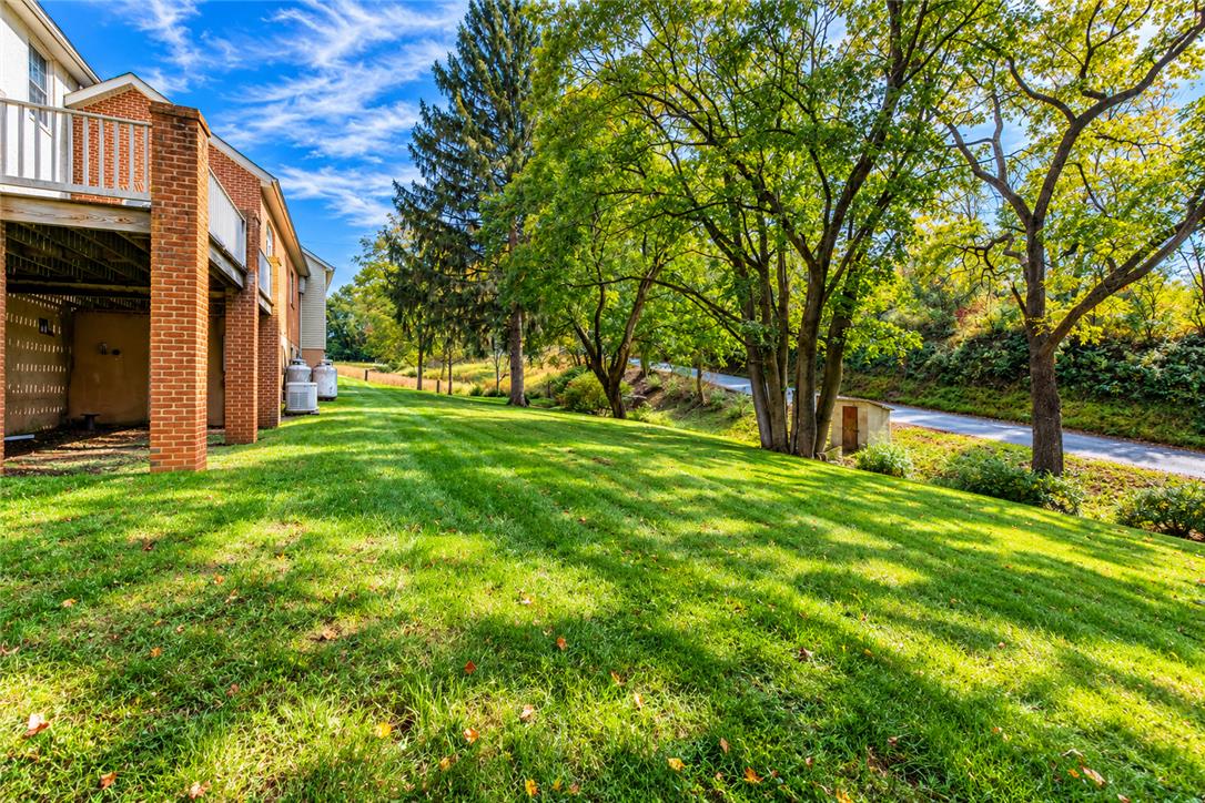 8048 Valley Rd, Weisenberg Twp, PA 18051 photo
