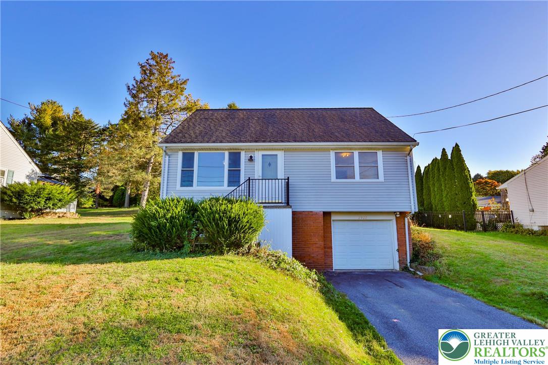 2922 Clayton St, Palmer Twp, PA 18045