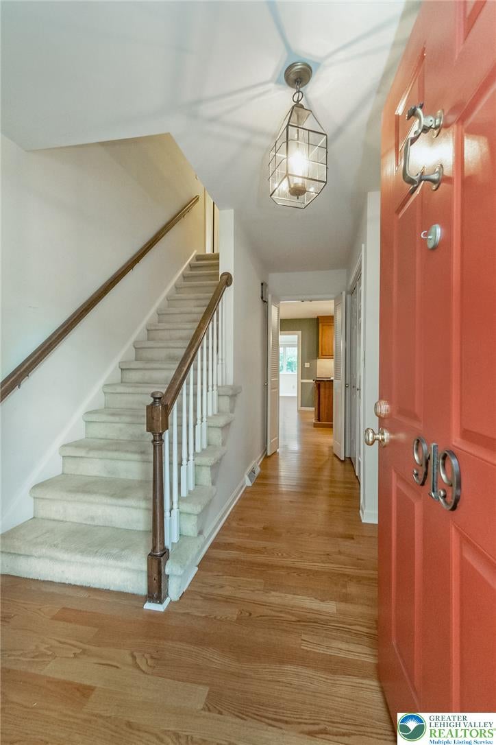 919 Hawthorn Rd, Salisbury Twp, PA 18103 photo