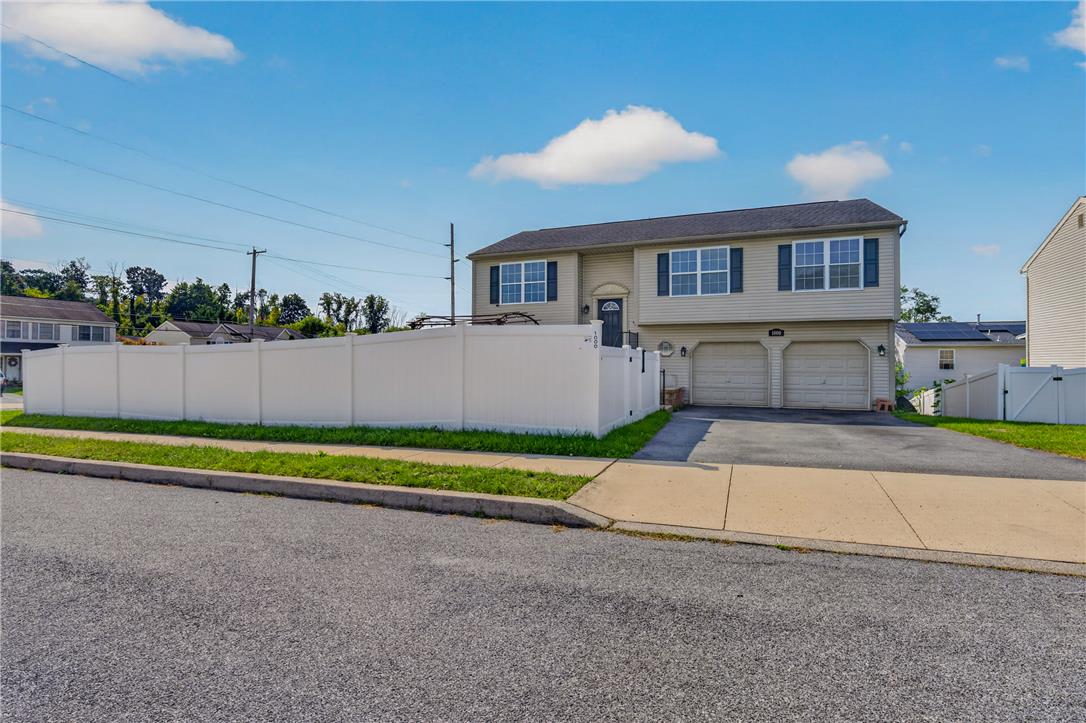 1000 Jean Ave, Muhlenberg Twp, PA 19560 photo