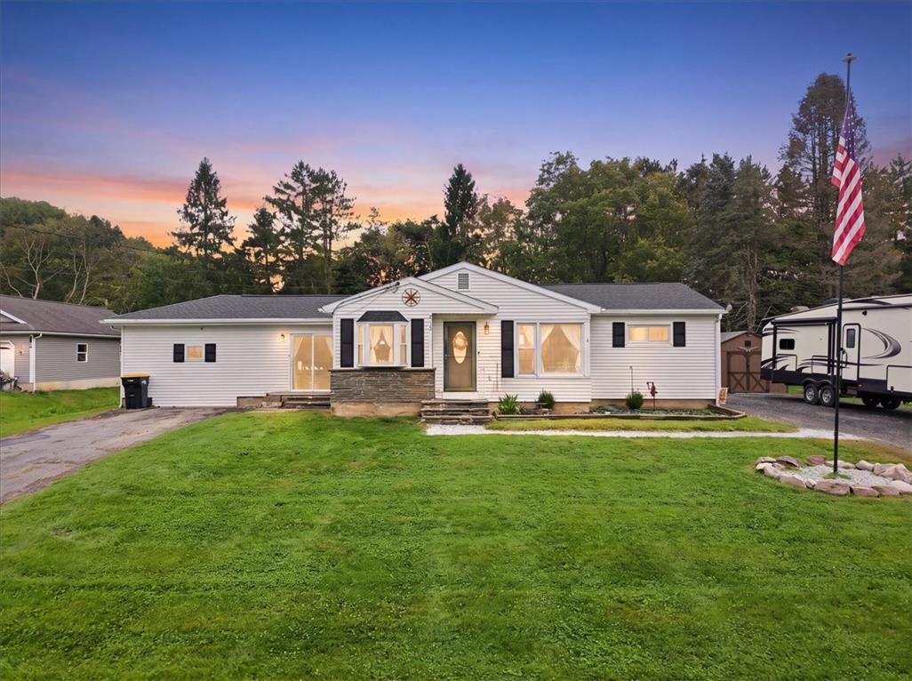 218 Effort Village Dr, Chestnuthill Twp, PA 18330