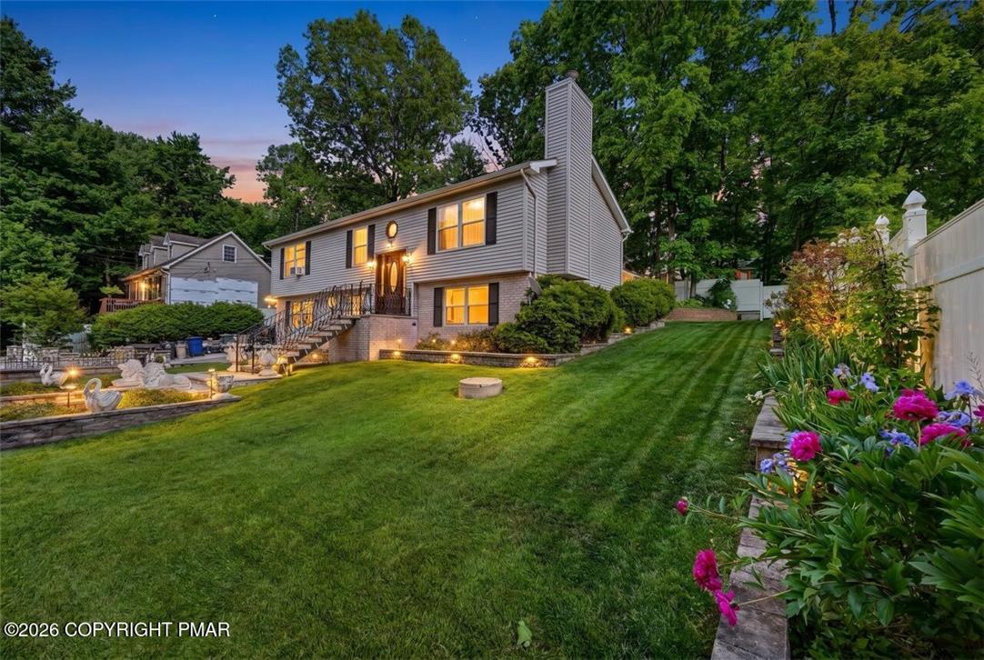 Crocus Dr, Smithfield Twp, PA 18301