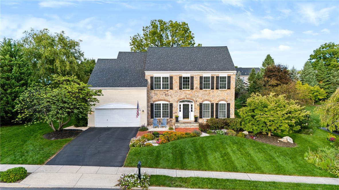7080 Periwinkle Dr, Lower Macungie Twp, PA 18062