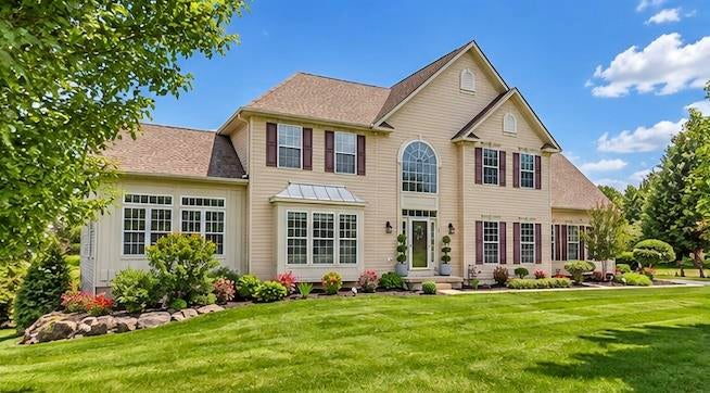 65 Joy Cir, Washington TWP, PA 19504