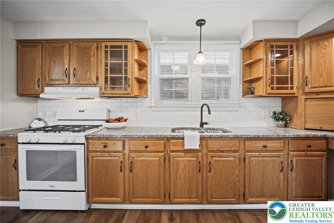 555 E Garrison St, Bethlehem City, PA 18018 photo