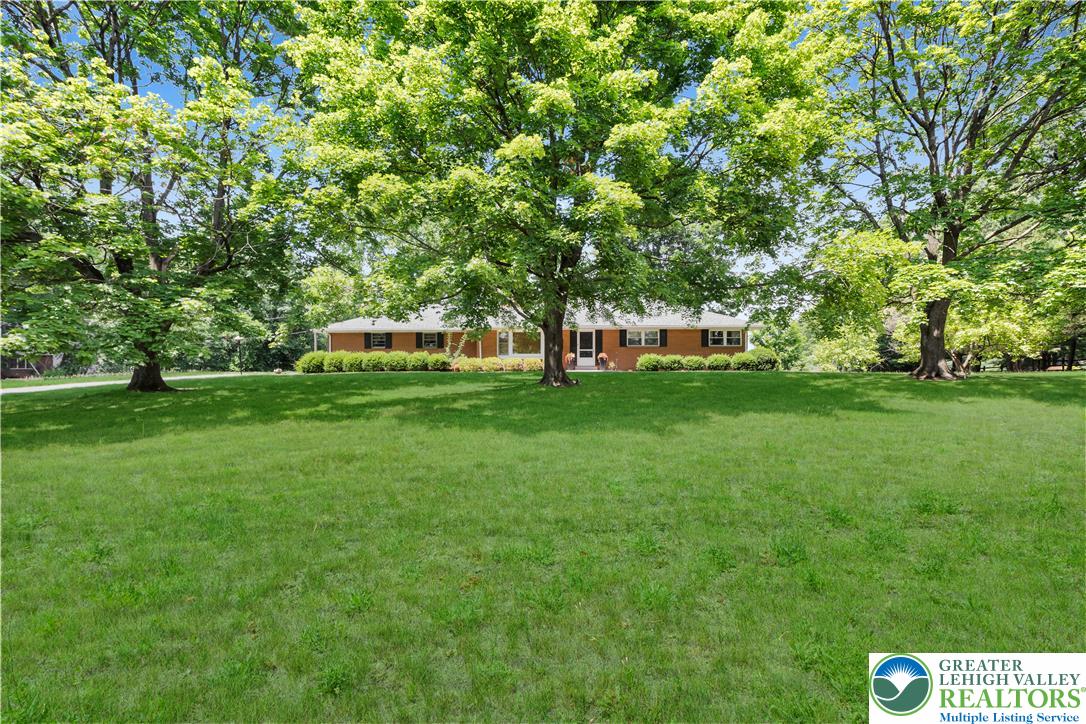 5747 Kernsville Rd, North Whitehall Twp, PA 18069 photo