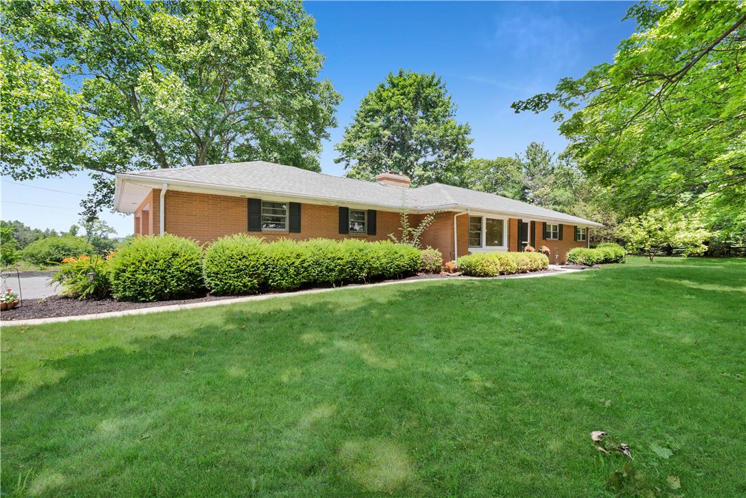 5747 Kernsville Rd, North Whitehall Twp, PA 18069 photo